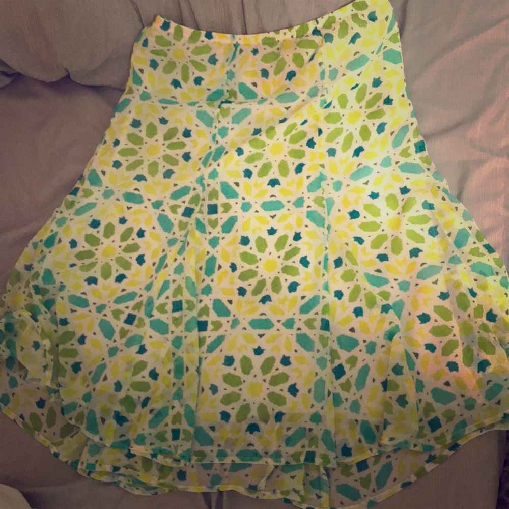 Knee-length skirt